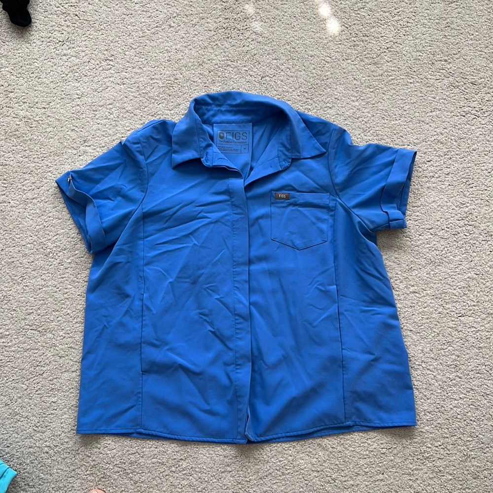 Figs collared scrub top